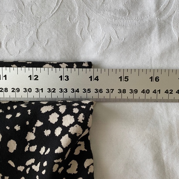 H&M Women's Black White Pull On Mini Skirt Size Small - Picture 6 of 9